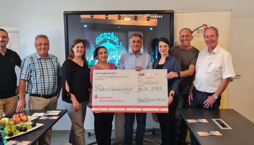 Dergah Mannheim, ‘Bir Konteyner da Bizden’ dedi