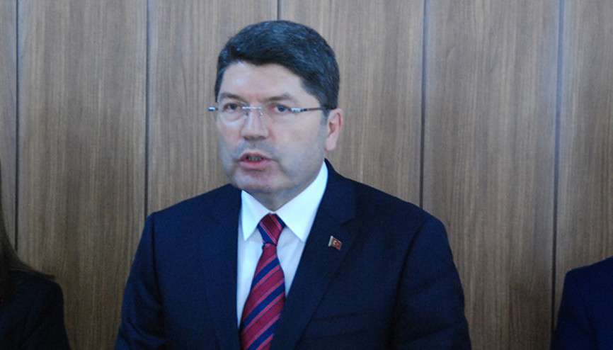 Bakan Tunçtan İsviçredeki provokatif eylemlere tepki: Lanetliyoruz Bakan Tunçtan İsviçredeki provokatif eylemlere tepki: Lanetliyoruz