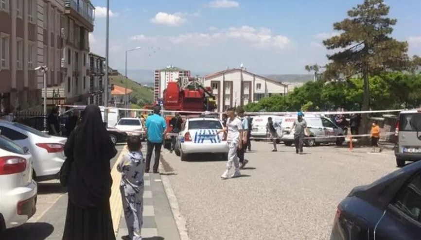 Ankarada böcek ilacından zehirlenen 2 kişi hayatını kaybetti, 10 kişi tedavi altında