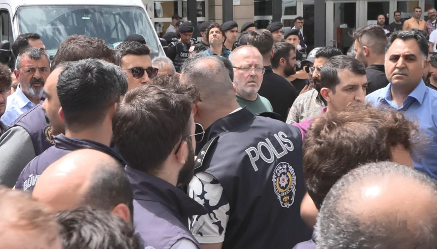 Kuyumcukentte yönetim krizi: Eski yönetimin görevi devretmediği iddia edildi Kuyumcukentte yönetim krizi: Eski yönetimin görevi devretmediği iddia edildi