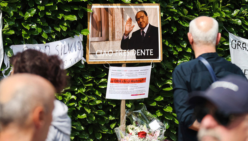 Berlusconi’nin cenazesi yakıldı, külleri villasındaki mozolede saklanacak