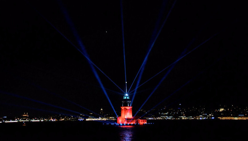 Kız Kulesinde ışık ve lazer gösterisi düzenlendi