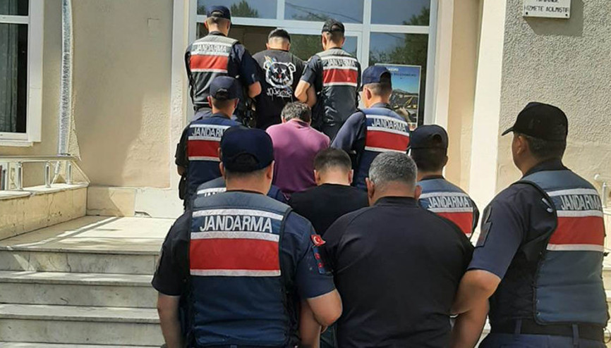 8 ilde cezaevi personeline operasyon: 22 gözaltı