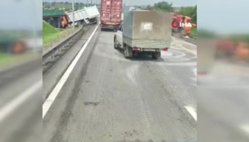 Wagner askerlerinin ilerleyişine karşı Lipetsk’te hendekler kazıldı