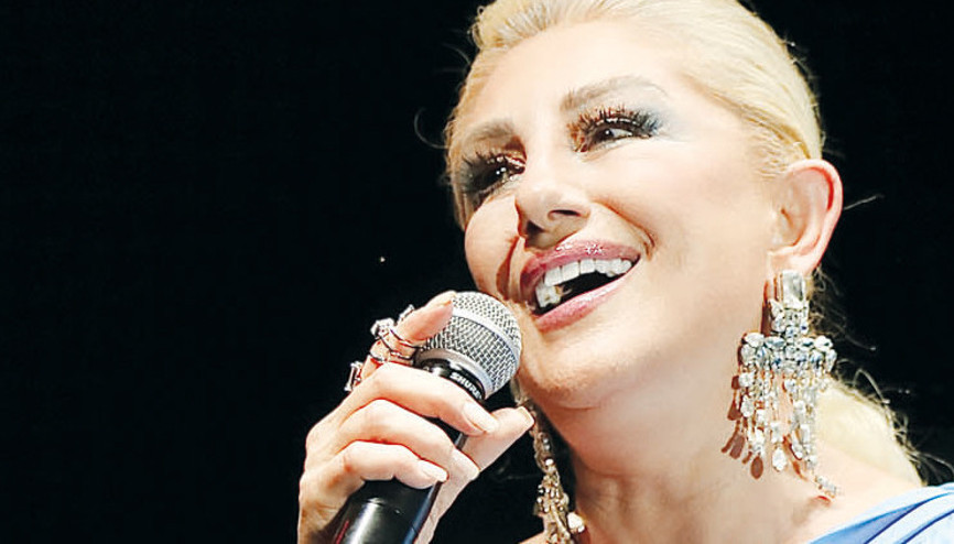 İzmir’de 18 bin  kişiye konser