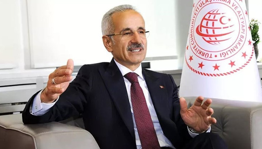 Bakan Uraloğlu: Trabzonspor’un tesisleri taşınmayacak Bakan Uraloğlu: Trabzonspor’un tesisleri taşınmayacak