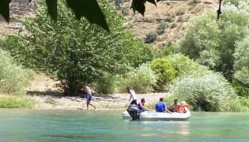 Baraj kapakları açılınca mahsur kaldılar, AFAD ekipleri kurtardı