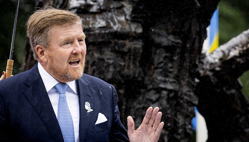 Hollanda Kralı Alexander‘dan “kölelik” özrü