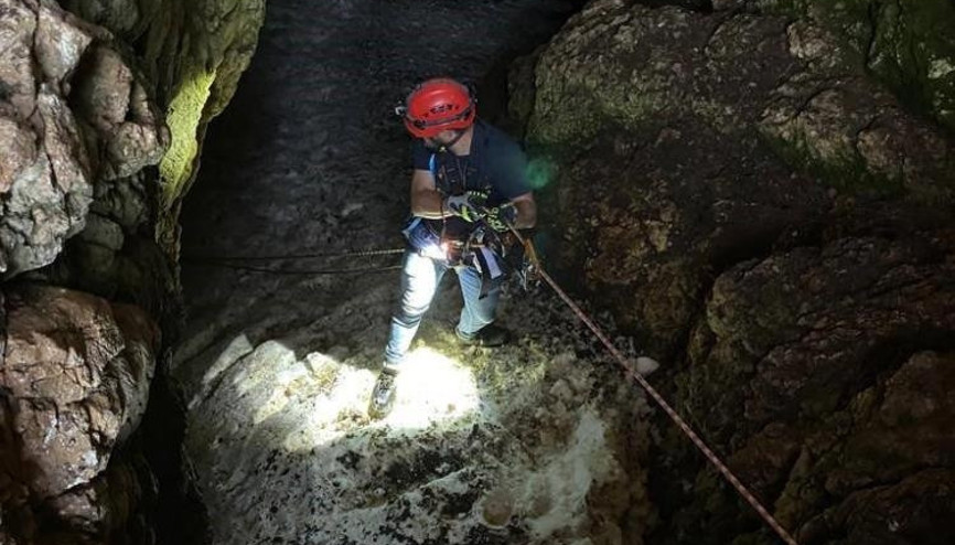 Buz Mağarasına düşen bir kişi hayatını kaybetti