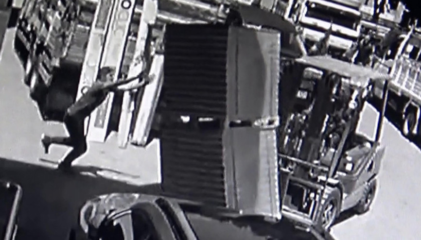 Erzurumda 14 yaşındaki çocuğun kahreden ölümü Forkliftten devrilen paletlerin altında kaldı