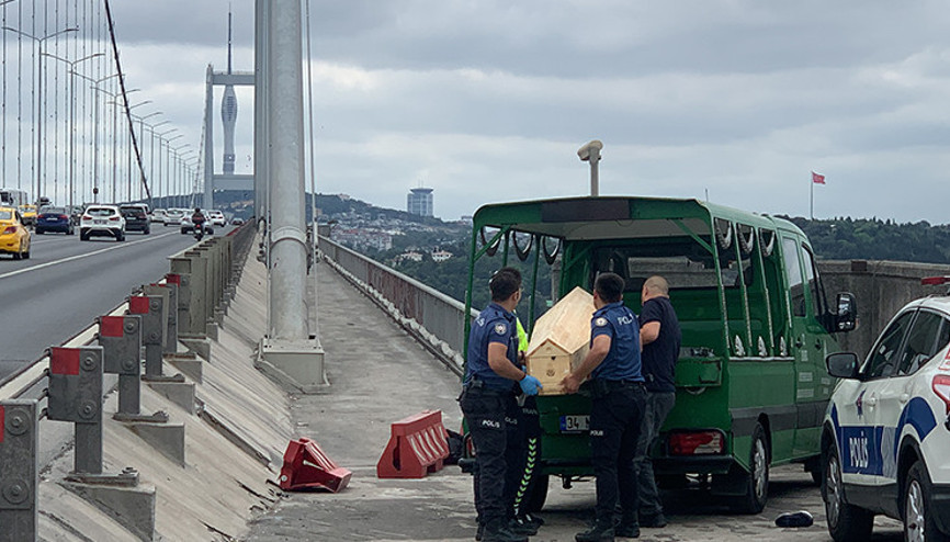 15 Temmuz Şehitler Köprüsünde kaza yapan motosikletli hayatını kaybetti 15 Temmuz Şehitler Köprüsünde kaza yapan motosikletli hayatını kaybetti