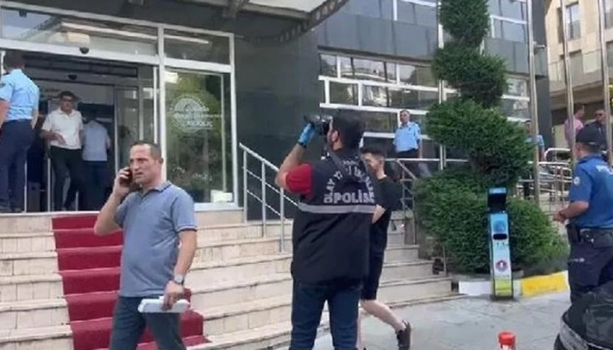 Maltepe Belediye binasında silah sesleri