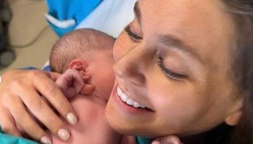 Aslı Enver: Hayatımın en özel günü Elay bebeğin ilk fotoğrafı