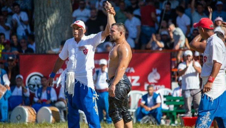 Yusuf Can Zeybek kimdir kaç yaşında nereli İşte Kırkpınar galibi Başpehlivan Yusuf Can Zeybek birincilikleri, hayatı ve biyografisi