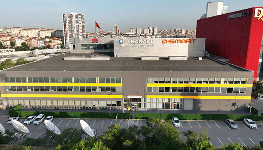 Öğrenci ve veliler Demirören Medya ve Teknoloji MTAL’i anlattı