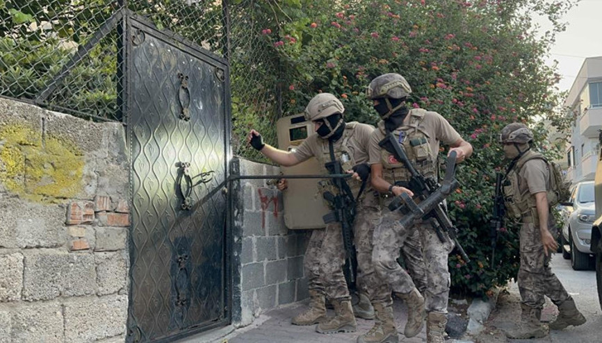 Mersinde uyuşturucu satıcılarına şafak operasyonu: 30 gözaltı kararı