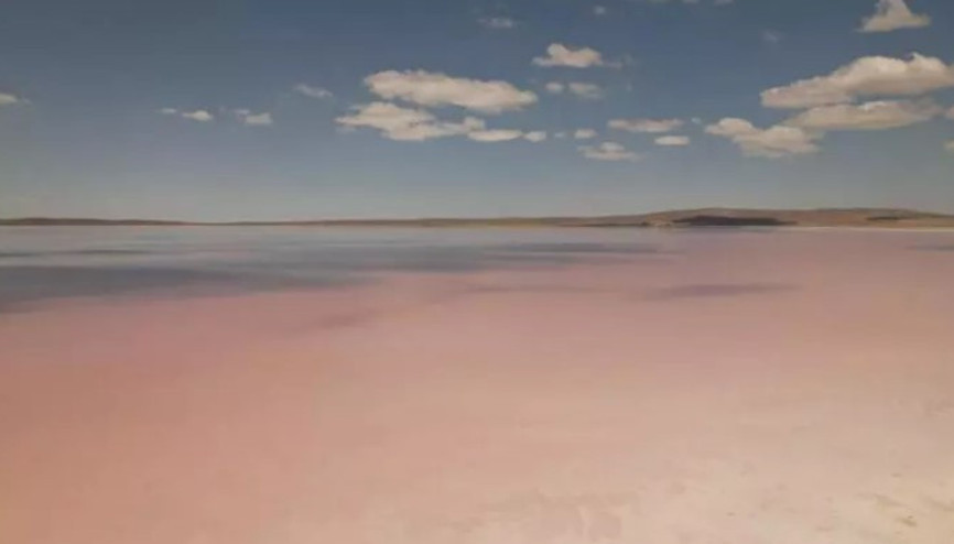 Tuz Gölü pembe renge büründü
