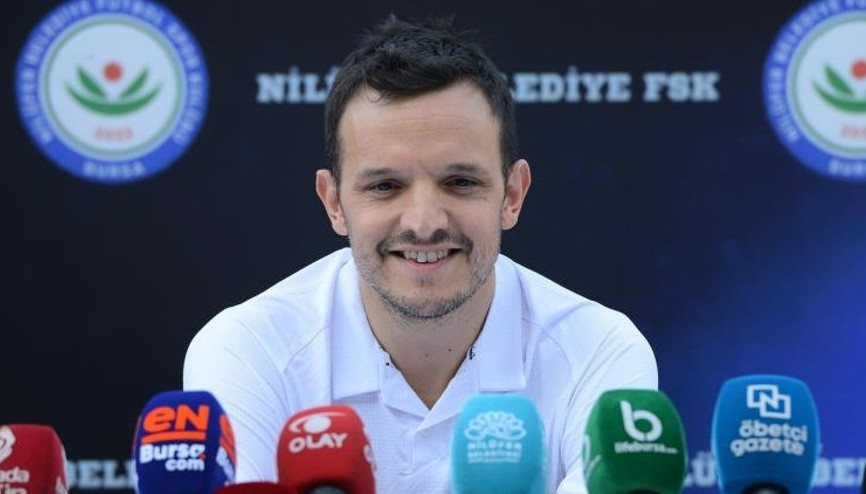 Nilüfer Belediye Futbol SK, Batalla ile 3 yıllık sözleşme imzaladı