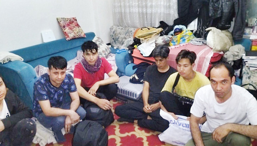 Kaçak göçmen eve kapandı