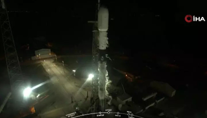SpaceX, 54 Starlink uydusunu yörüngeye gönderdi