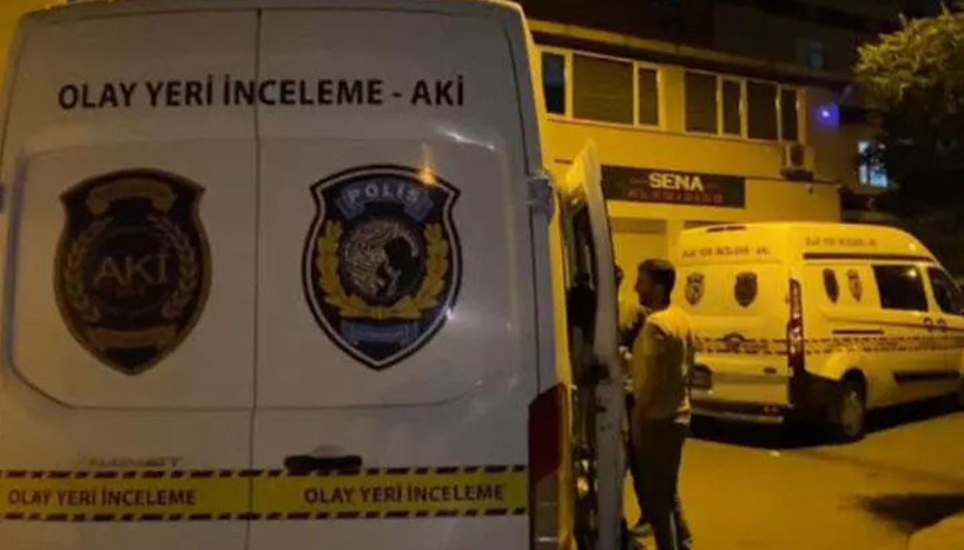 Beyoğlunda binanın bahçesindeki patlama polisi harekete geçirdi