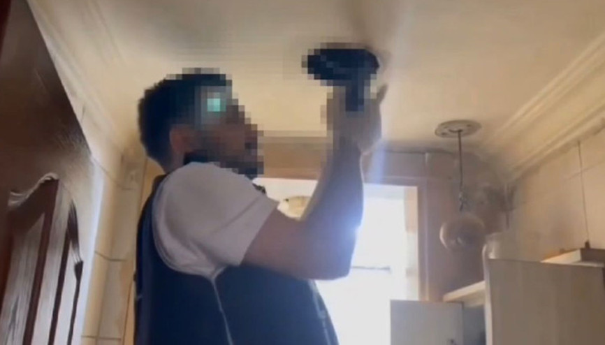 Bağcılarda operasyon: Sahte paralar, mutfak eşyalarının arasına ve lamba arkasına gizlenmiş Bağcılarda operasyon: Sahte paralar, mutfak eşyalarının arasına ve lamba arkasına gizlenmiş