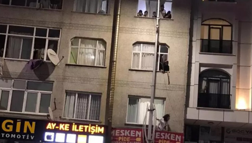 14 yaşındaki kız çocuğu evdeki kavgadan korkup camdan atladı