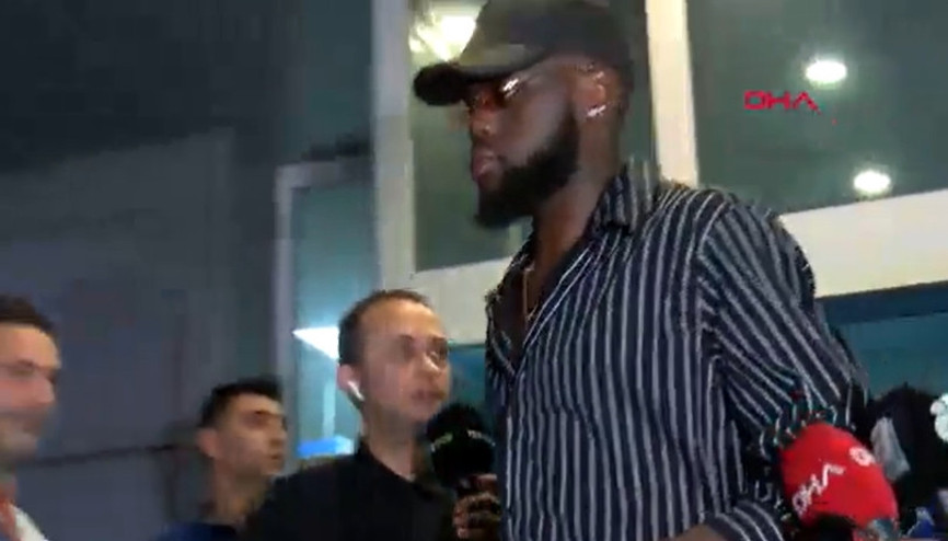 Beşiktaşın yeni transferi Jean Onana, İstanbula geldi