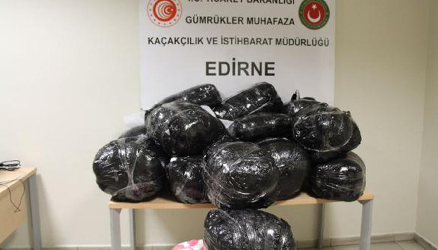 Kaçak gelinlik operasyonu: Piyasa değeri 2 milyon 240 bin TL
