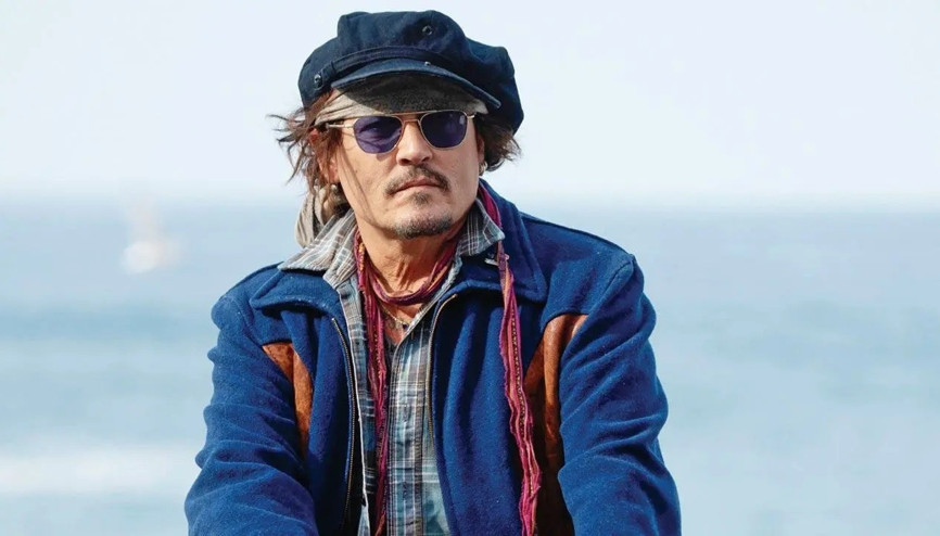 Johnny  Depp şoke etti... Otelde baygın bulundu
