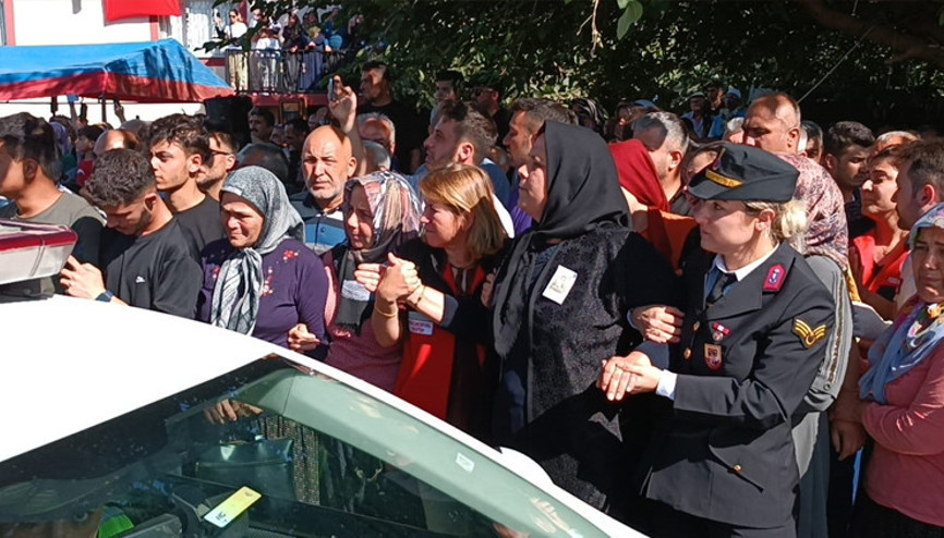 Pençe Kilit şehidine veda... Evlada son bakış