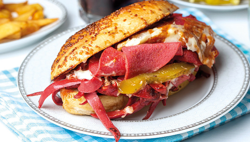 Nohut mayalı ekmek arasında kat kat tat