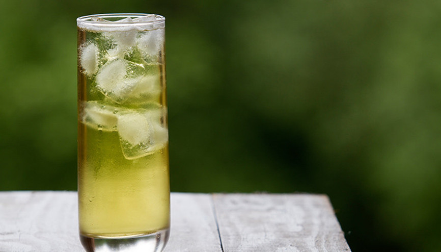 Buzlu yeşil çay demleme tekniği