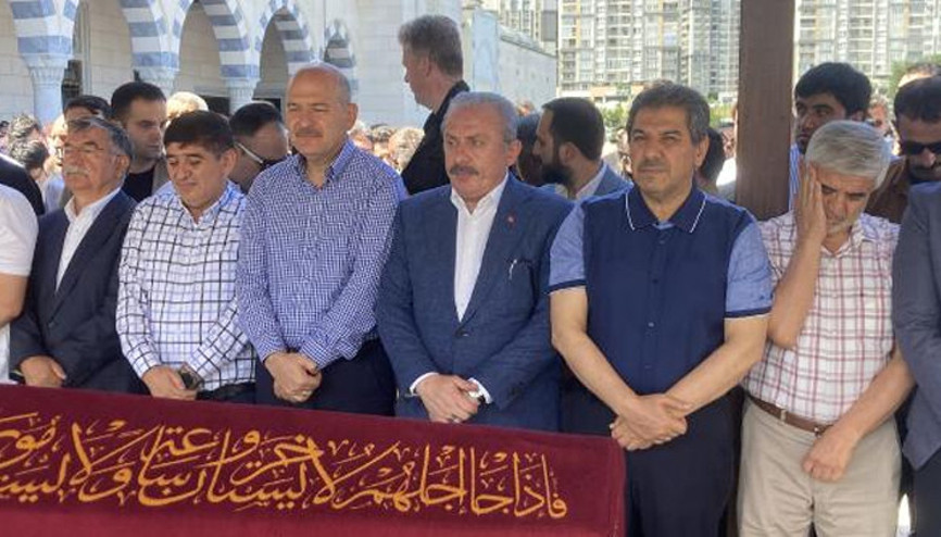 Esenler Belediye Başkanı Göksunun acı günü: Yengesi toprağa verildi