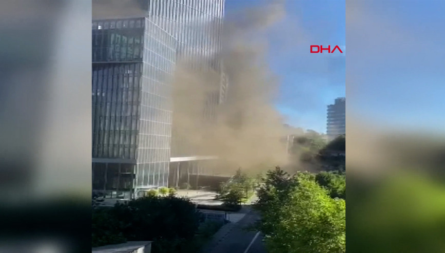 Sarıyer Maslakta iş merkezinin bodrum katında yangın