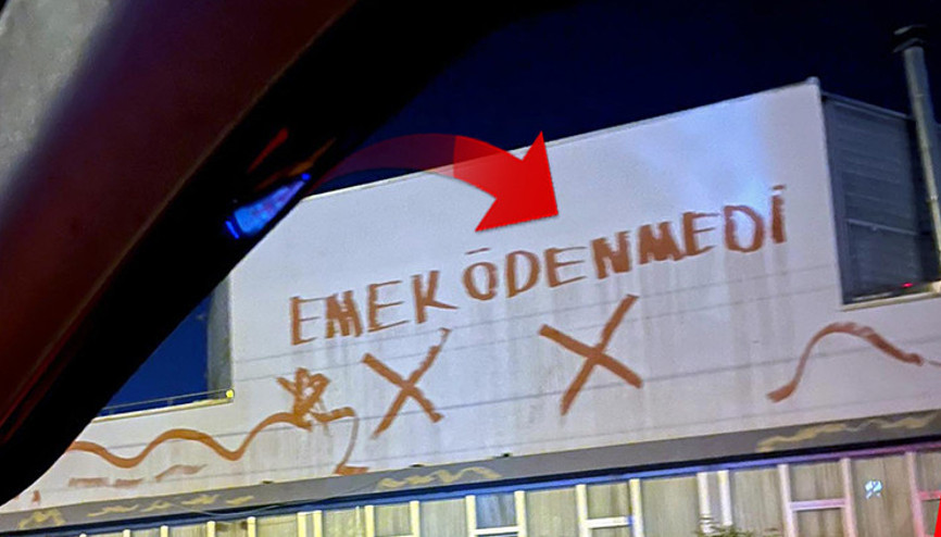 Parasını alamayan boyacı, düğün salonunun duvarına Emek ödenmedi yazdı