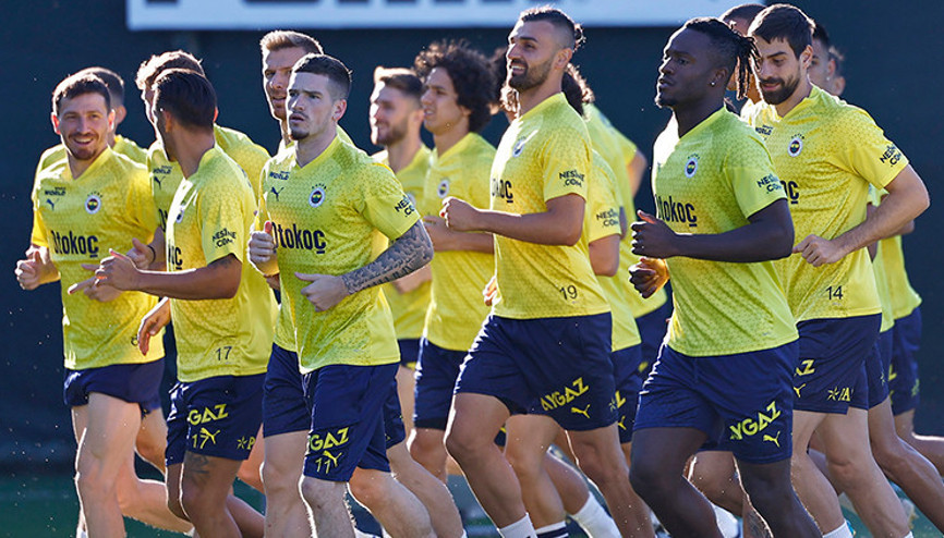 Son Dakika: Fenerbahçenin Zimbru kadrosu belli oldu Emre Mor ve Alexander Djiku...