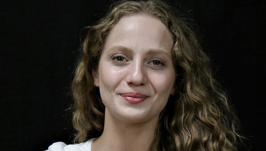 Casandra Evren Loveless ev arkadaşını şikayet etti