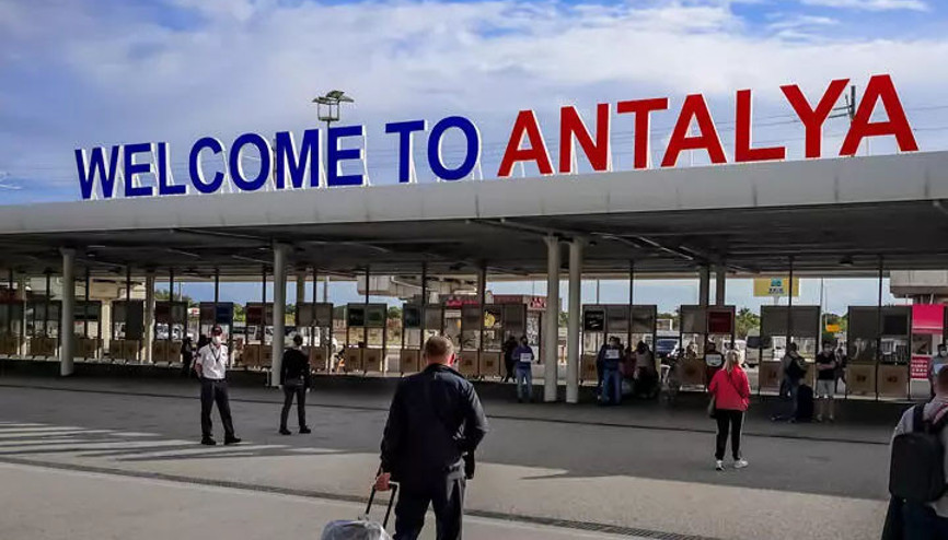 Antalyaya 2.6 milyon turist geldi Antalyaya 2.6 milyon turist geldi