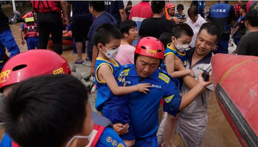 Çin’in başkenti Pekin’de son 140 yılın en şiddetli yağışı görüldü