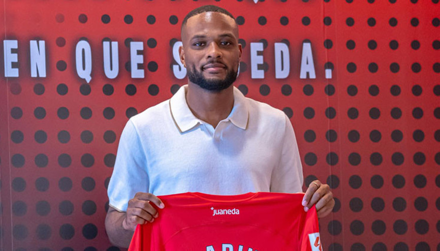 Cyle Larin, 1 ayda 5 katı bonservis bedeliyle transfer oldu