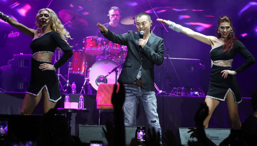 Kuruçeşme Açıkhavada 7. kez Serdar Ortaç coşkusu Kuruçeşme Açıkhavada 7. kez Serdar Ortaç coşkusu