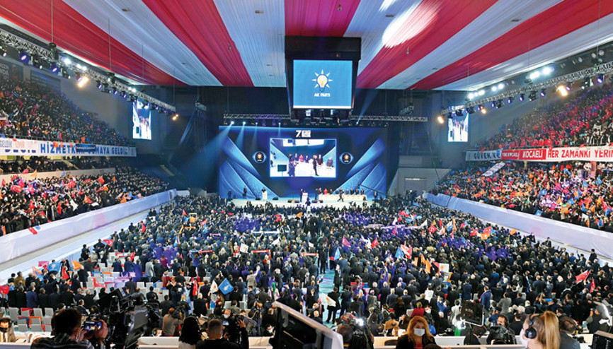 AK Parti’de önce kongre sonra kamp