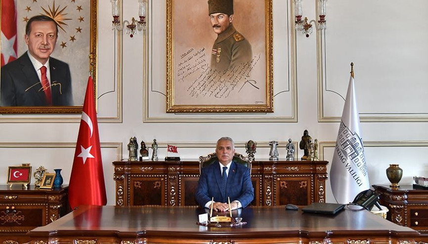 TRABZON VALİSİ AZİZ YILDIRIM ASLEN NERELİ Aziz Yıldırım kimdir, kaç yaşında ve hangi görevlerde bulundu İşte, Yeni Trabzon valisi Aziz Yıldırım’ın hayatı…