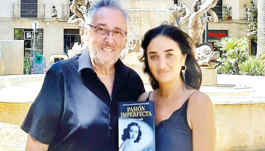 Arjantinli yazar Roberto Lapidden Fadik Sevin Atasoya hayranlık imzası