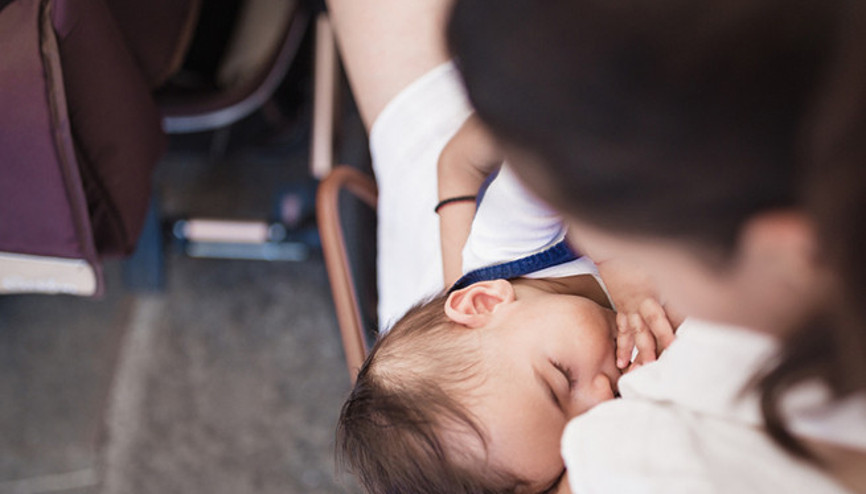BİR SORUDAN FAZLASI | Bebeğimi emzirirken üzerimi örtmek zorunda mıyım