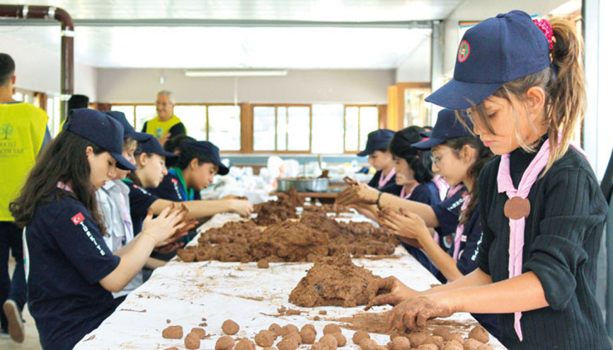 Depremzede ‘izci’lerden teşekkür tohumu