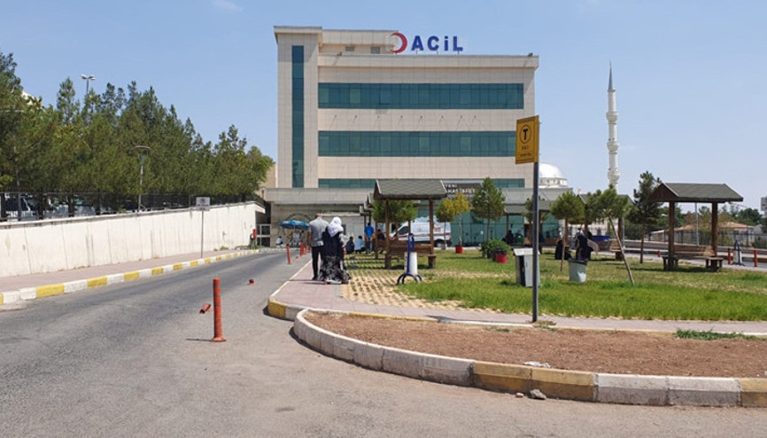 Diyarbakırda feci ölüm: Elektrik direğinde akıma kapıldı