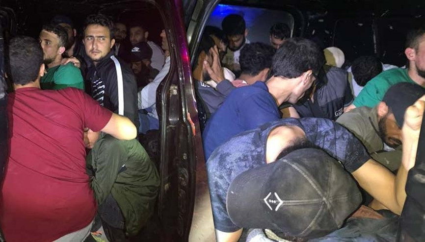 Edirne’de göçmen kaçakçısı ve 22 göçmen yakalandı