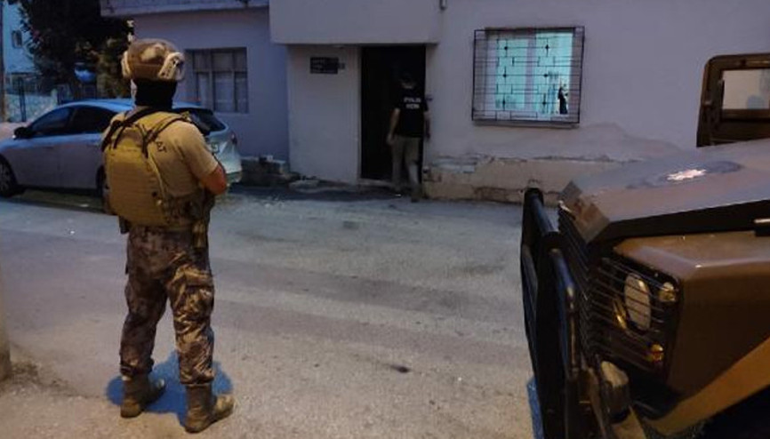 Mersinde şafak operasyonu: 33 adrese baskın